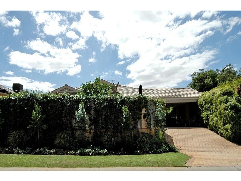 2 Felton Retreat, Mindarie WA 6030