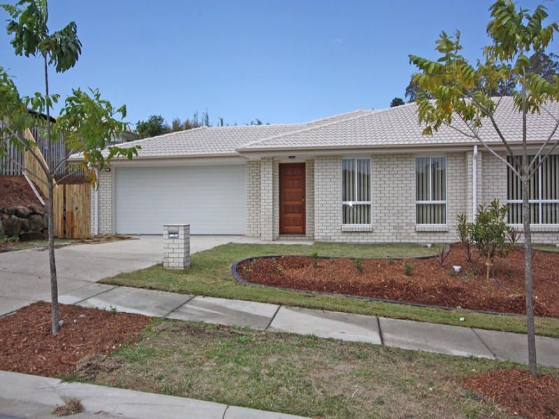 8 Gascoyne Street, Pacific Pines QLD 4211