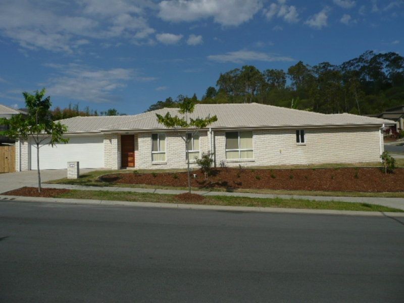 8 Gascoyne Street, Pacific Pines QLD 4211