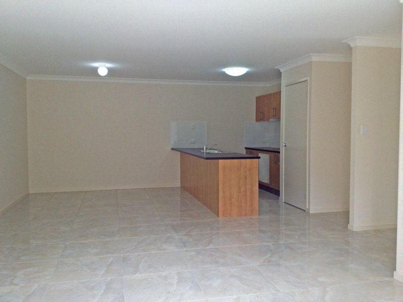 8 Gascoyne Street, Pacific Pines QLD 4211