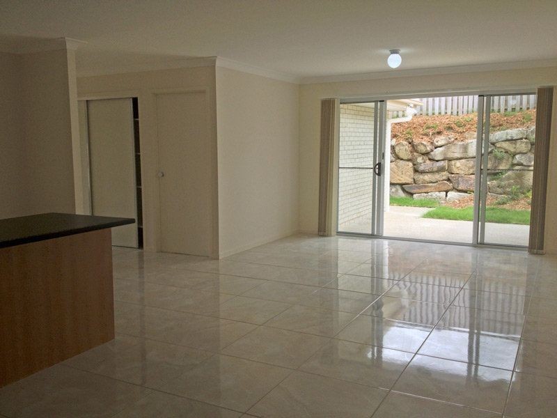 8 Gascoyne Street, Pacific Pines QLD 4211