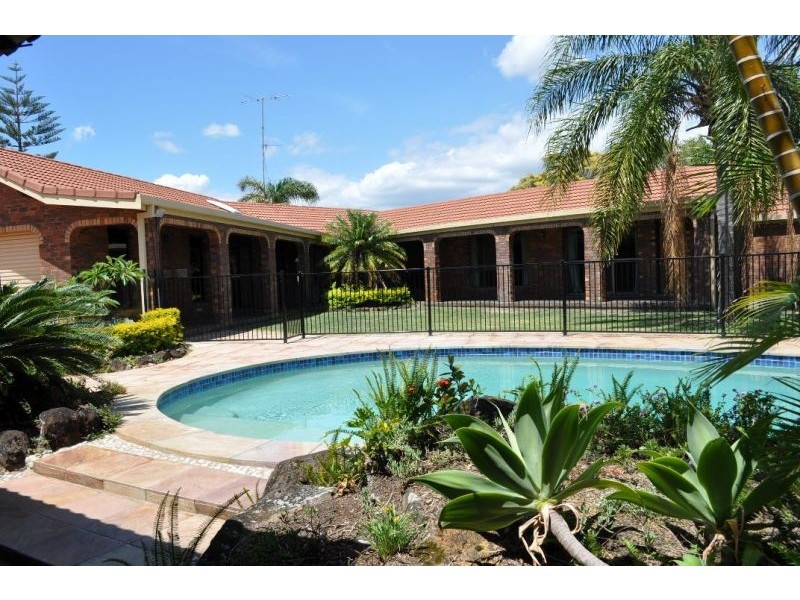 13 Gretel Drive, Mermaid Waters QLD 4218