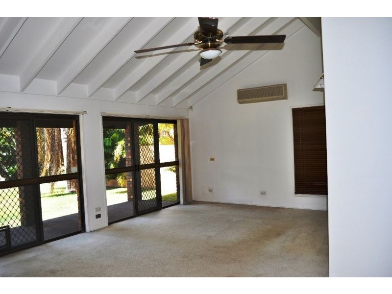 13 Gretel Drive, Mermaid Waters QLD 4218