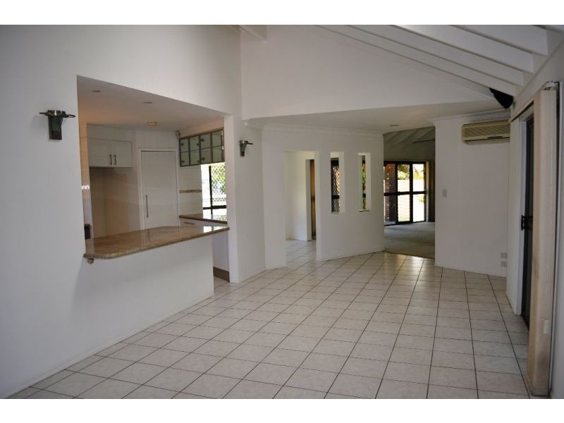13 Gretel Drive, Mermaid Waters QLD 4218
