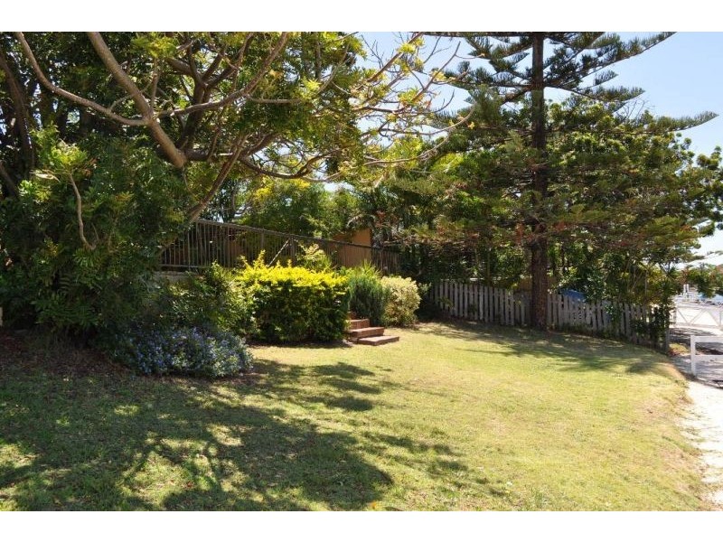 13 Gretel Drive, Mermaid Waters QLD 4218
