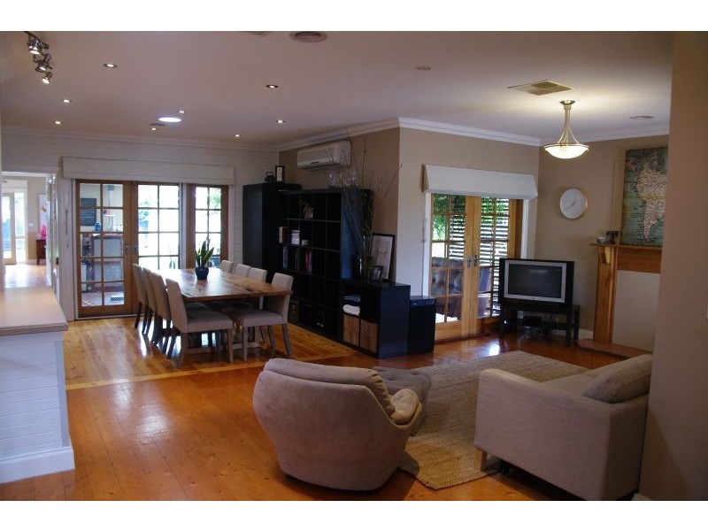 16 Bardsley Street, Sunshine West VIC 3020