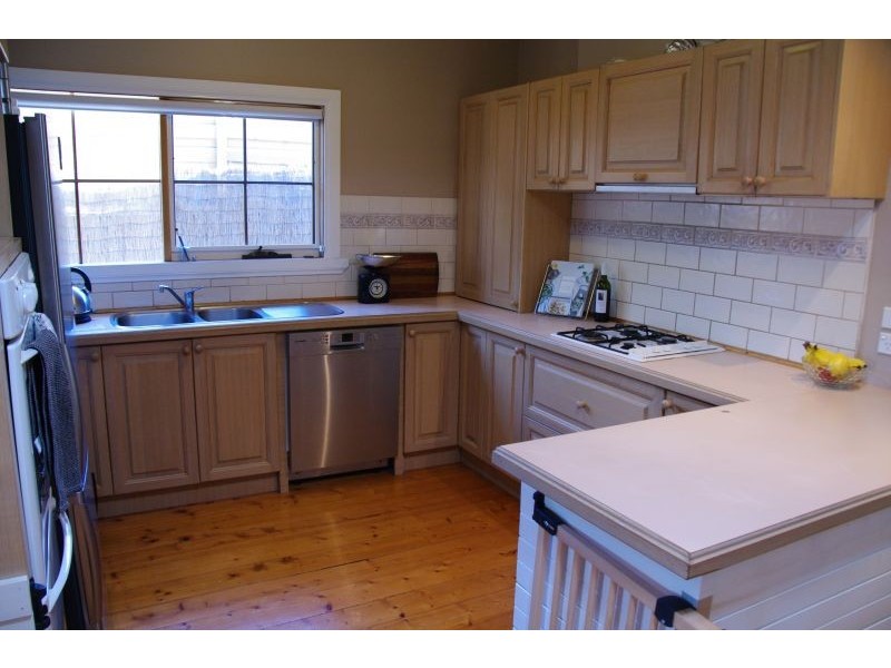 16 Bardsley Street, Sunshine West VIC 3020