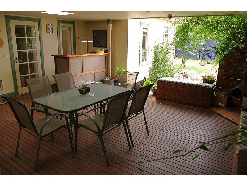 16 Bardsley Street, Sunshine West VIC 3020