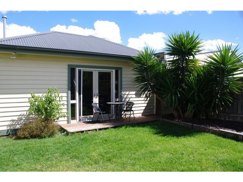 16 Bardsley Street, Sunshine West VIC 3020