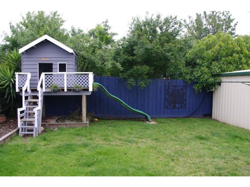 16 Bardsley Street, Sunshine West VIC 3020