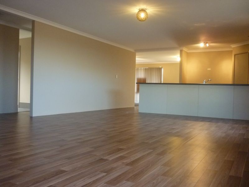 5 Narbonne Way, Piara Waters WA 6112