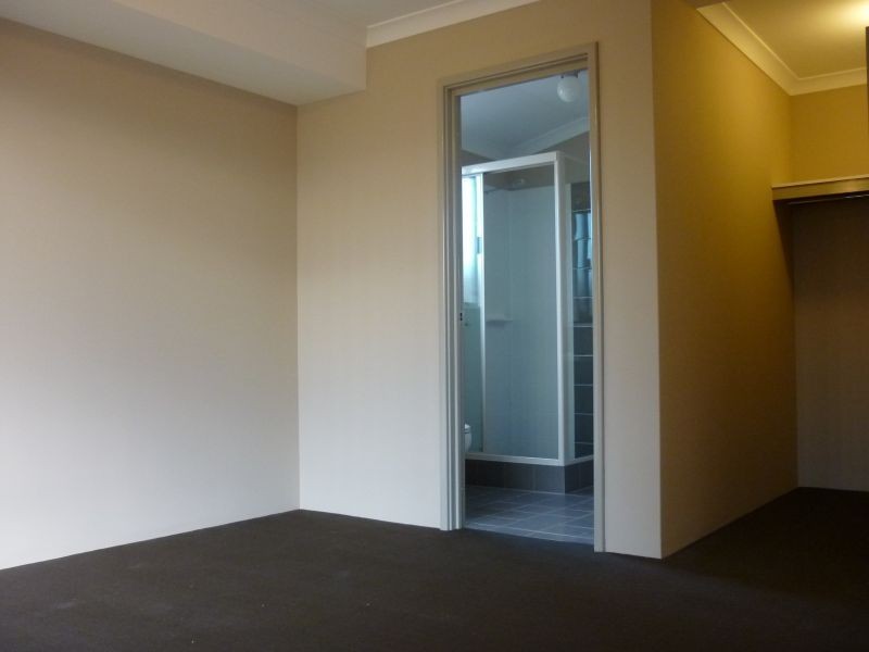 5 Narbonne Way, Piara Waters WA 6112