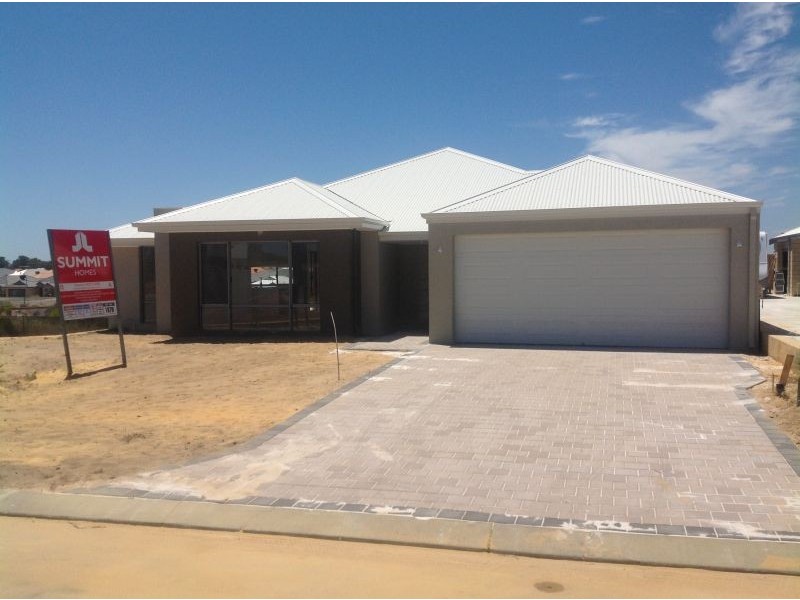 16 Shonae Pass, Halls Head WA 6210