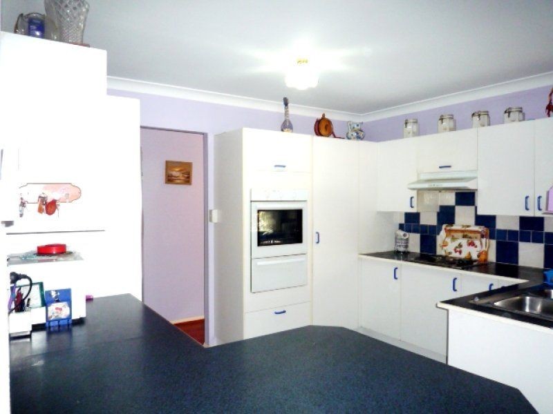 21 Wisteria Drive, Regents Park QLD 4118