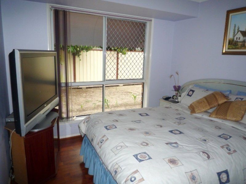 21 Wisteria Drive, Regents Park QLD 4118