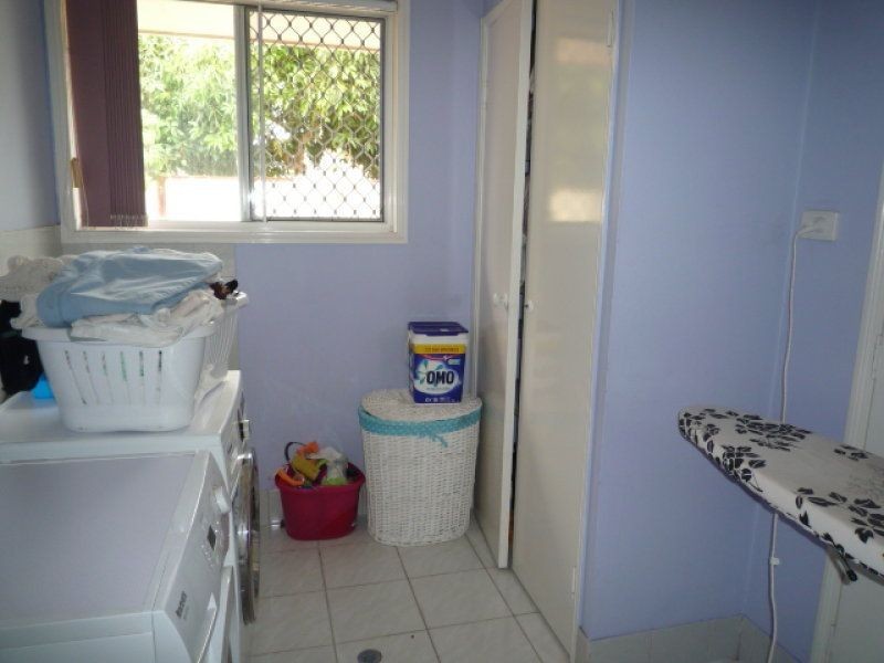 21 Wisteria Drive, Regents Park QLD 4118