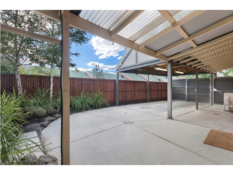4/2-6 Melbourne Rd, Gisborne VIC 3437