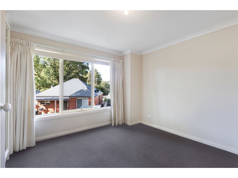 4/2-6 Melbourne Rd, Gisborne VIC 3437