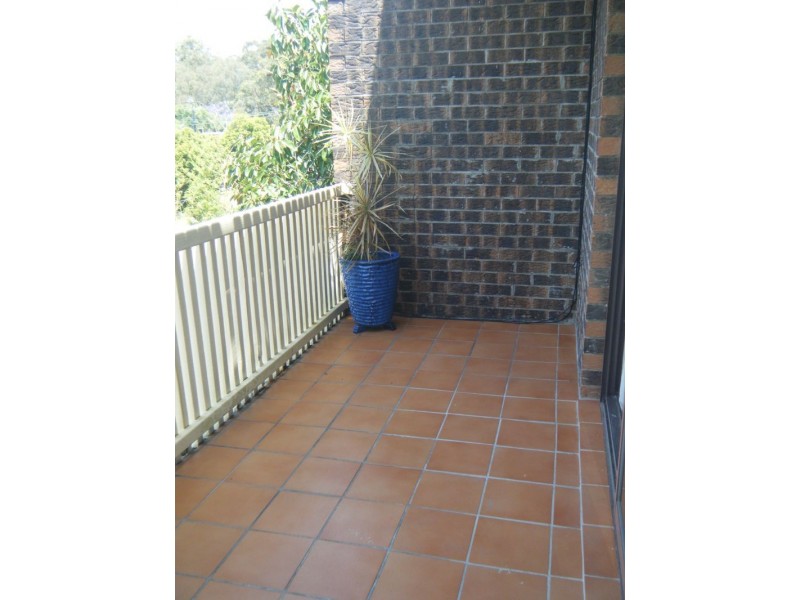 77 Warren, St Lucia QLD 4067