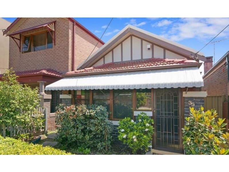 35 Thompson St, Earlwood NSW 2206