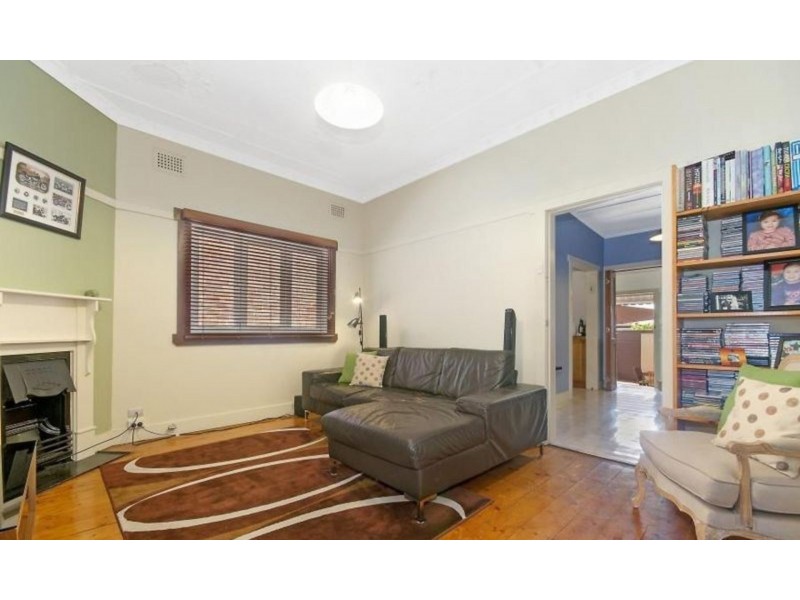 35 Thompson St, Earlwood NSW 2206