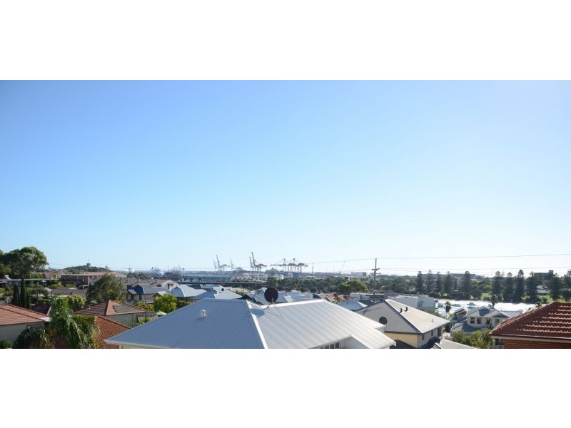 2/4 Fraser Street, East Fremantle WA 6158