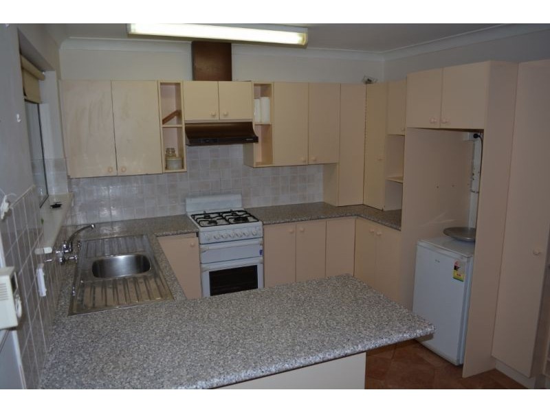 26 Arbuthnott St, Kelmscott WA 6111