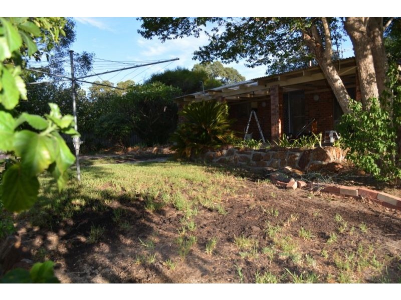 26 Arbuthnott St, Kelmscott WA 6111