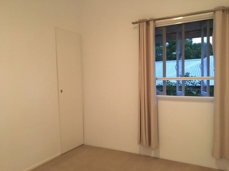 26 Lucy Street, Milton QLD 4064