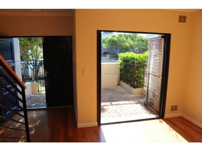 Unit 2,/10-14 Kimberley Street, West Leederville WA 6007