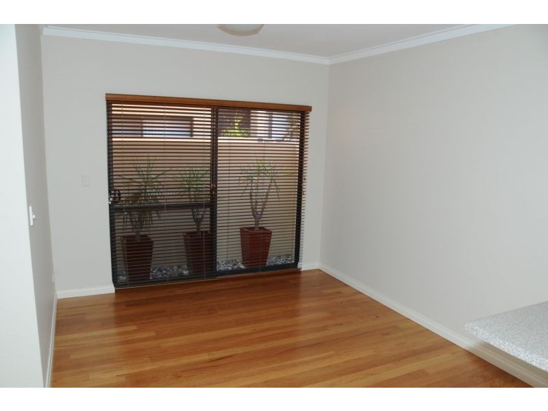 Unit 2,/10-14 Kimberley Street, West Leederville WA 6007
