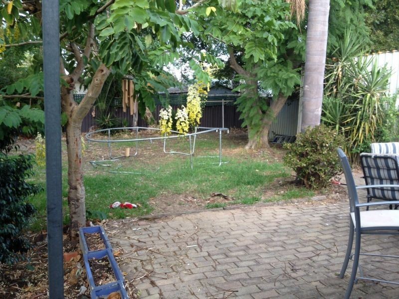 8 Wicklow Street, Thornlie WA 6108