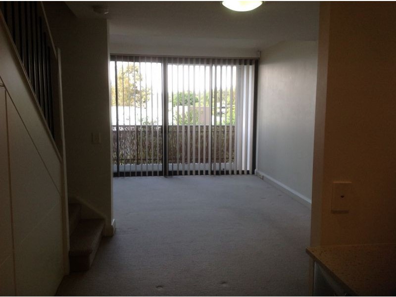 18f/541 Pembroke Road, Leumeah NSW 2560