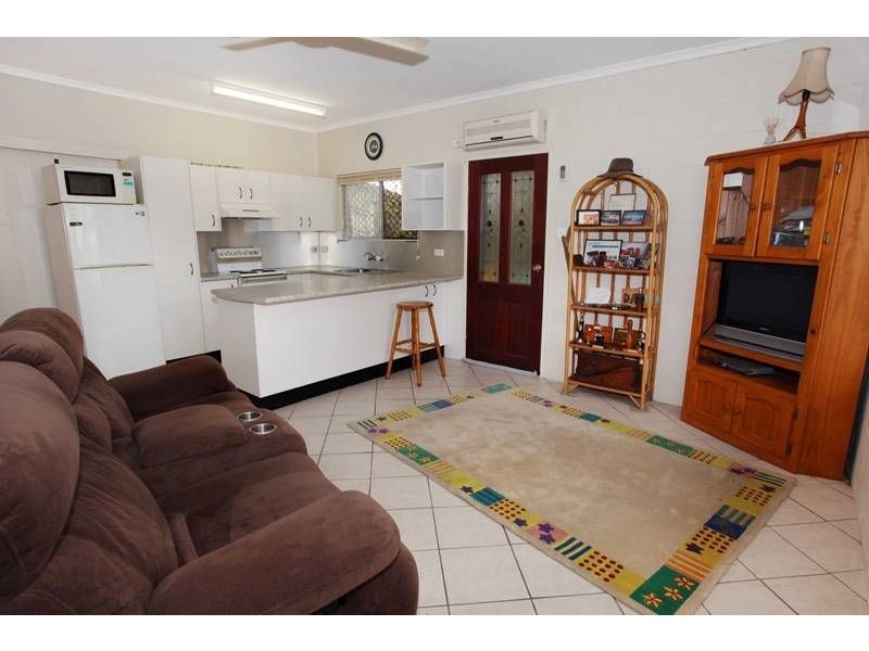 1/6 Lisbon St, Maroochydore QLD 4558