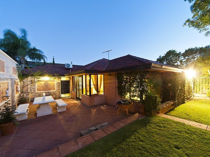 101a Tweeddale Road, Applecross WA 6153