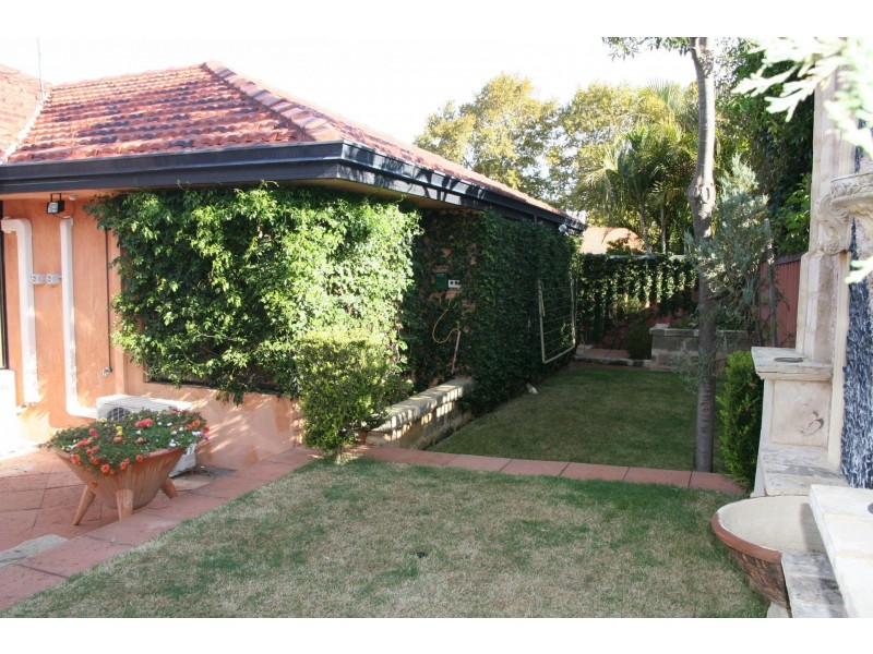 101a Tweeddale Road, Applecross WA 6153