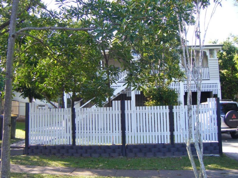 9 The Promenade, Camp Hill QLD 4152