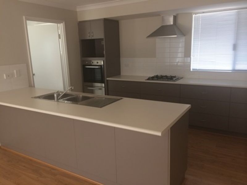 69 Leisure Way, Halls Head WA 6210