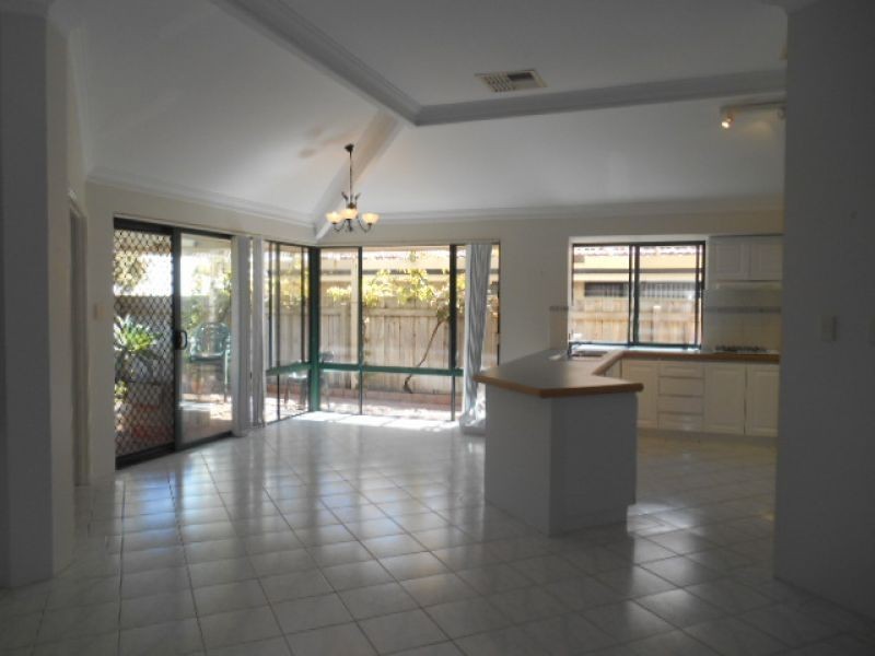 5 Waratah Mews, Hillarys WA 6025