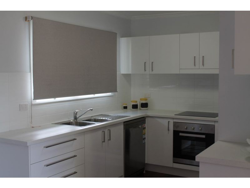 70 Broad Street, Labrador QLD 4215