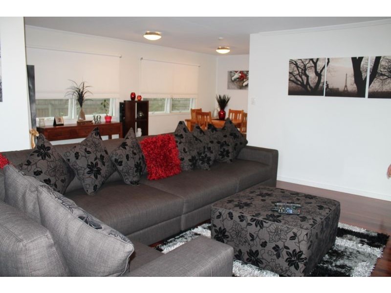 70 Broad Street, Labrador QLD 4215