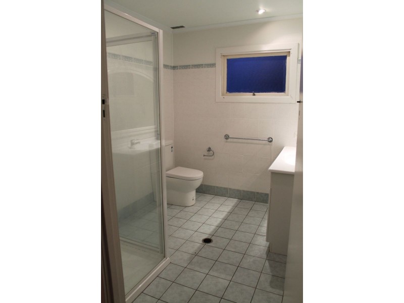 70 Broad Street, Labrador QLD 4215