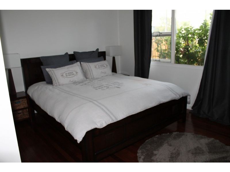 70 Broad Street, Labrador QLD 4215