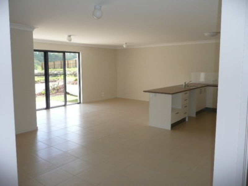 55 Wunburra Circle, Pacific Pines QLD 4211