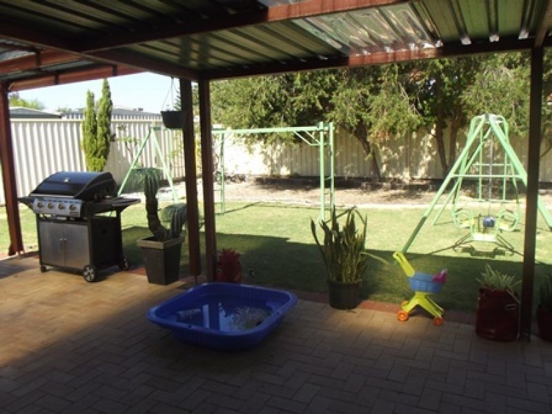 4 Castlereagh Circle, Port Kennedy WA 6172