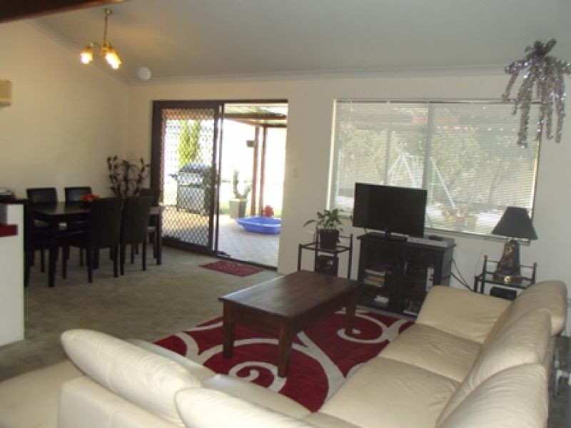 4 Castlereagh Circle, Port Kennedy WA 6172