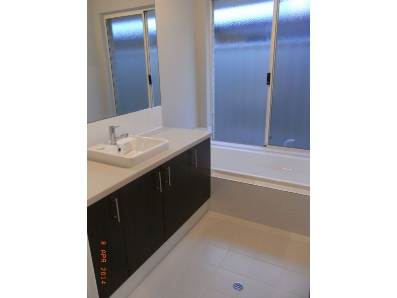 1 Payanna Grange, Lakelands WA 6180