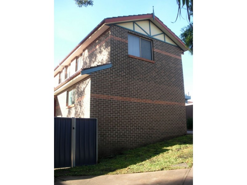 3/138 Greenacre Road, Greenacre NSW 2190