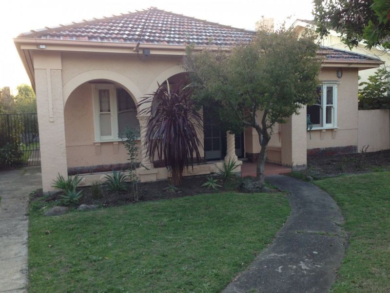 16 Kinross Avenue, Caulfield North VIC 3161