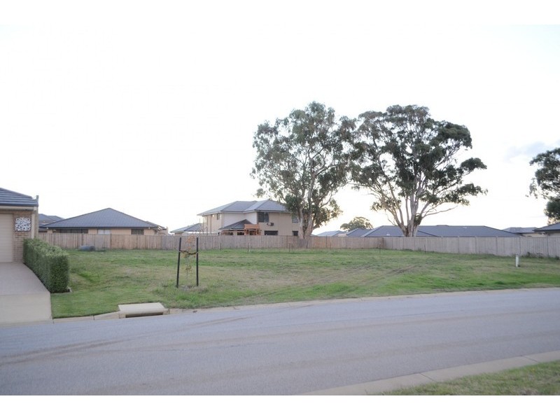 24 Verdant Avenue, Sandhurst VIC 3977